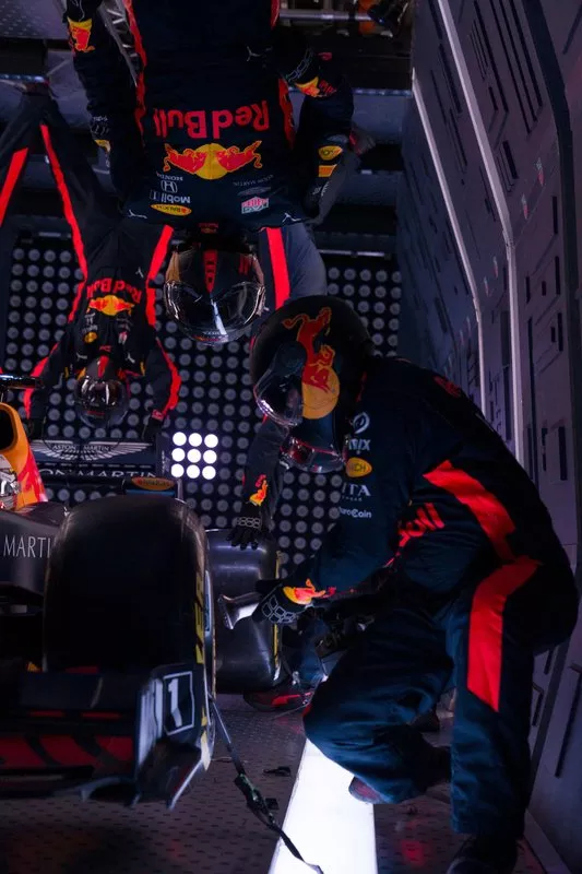 Red Bull Zero-G pit stop 