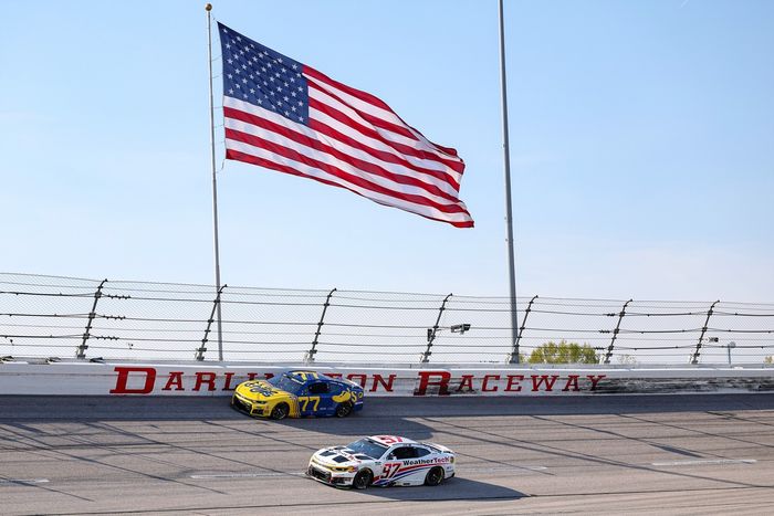Shane van Gisbergen, Trackhouse Racing, Carson Hocevar, Spire Motorsports