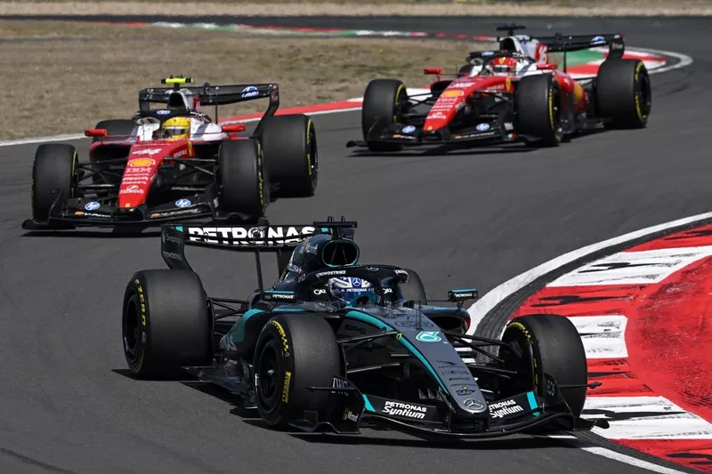 Charles Leclerc, Ferrari, Lewis Hamilton, Ferrari, George Russell, Mercedes