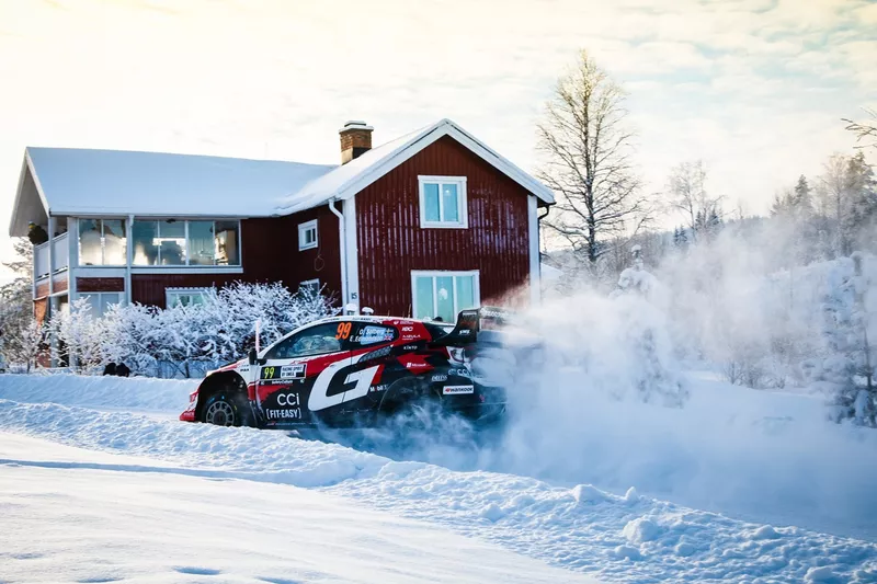 Oliver Solberg, Elliott Edmondson, Toyota Gazoo Racing WRT Toyota GR Yaris Rally1