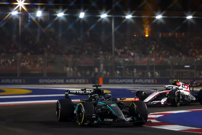 George Russell, Mercedes, Oliver Bearman, Haas F1 Team