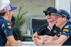 Pierre Gasly, Red Bull Racing, Conor Daly en Max Verstappen, Red Bull Racing