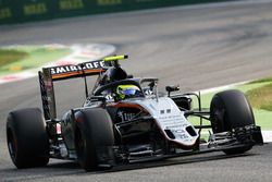 Sergio Perez, Sahara Force India F1 VJM09 with the Halo cockpit cover