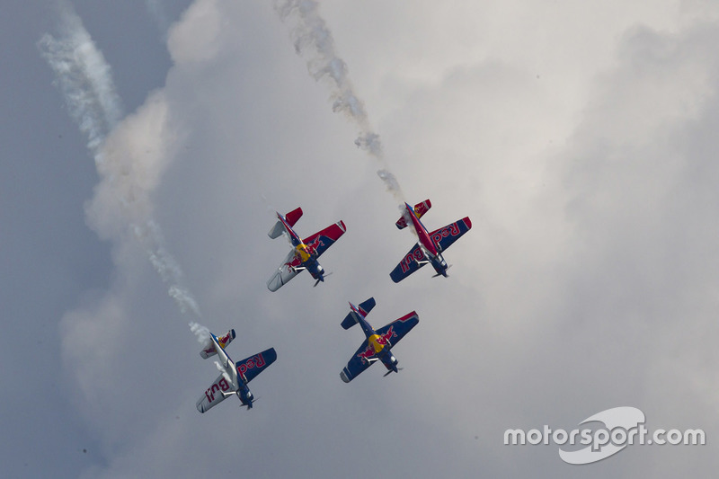 Airshow Flying Bulls