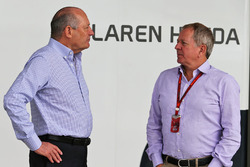 Ron Dennis, McLaren CEO ve Martin Brundle, Sky Sports Sunucusu