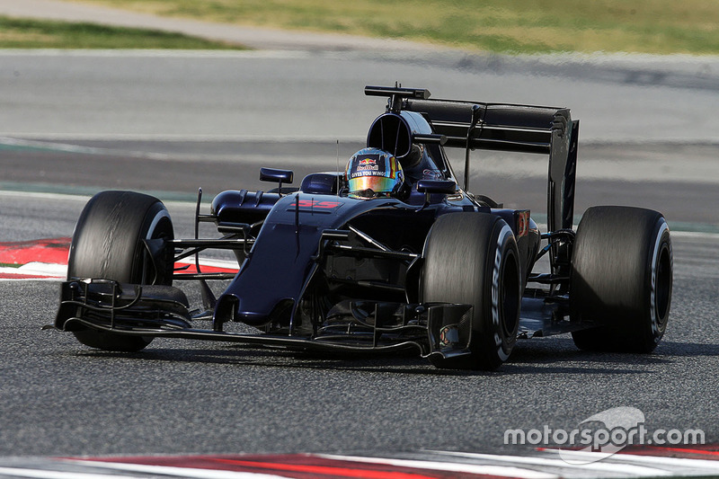 Carlos Sainz Jr., Scuderia Toro Rosso STR11