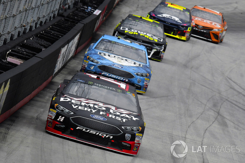 Clint Bowyer, Stewart-Haas Racing, Haas Automation Demo Day and Kevin Harvick, Stewart-Haas Racing, Ford Fusion Busch Beer