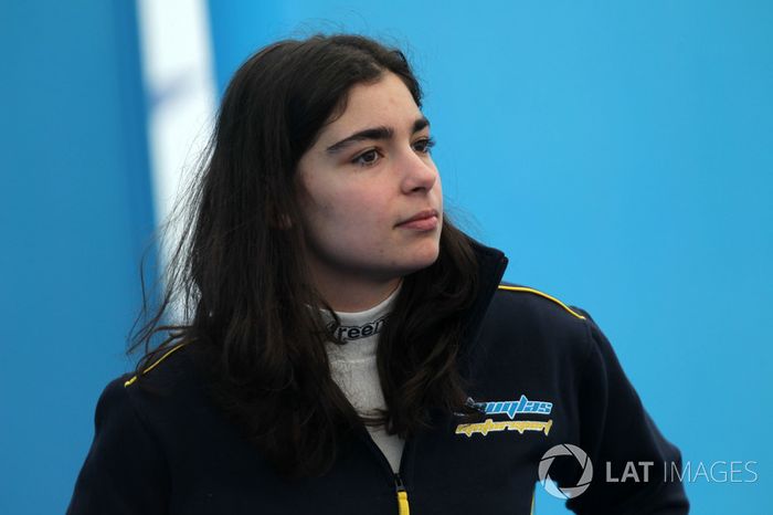 Jamie Chadwick (F3 y GT Gran Bretaña, Campeona GT4)