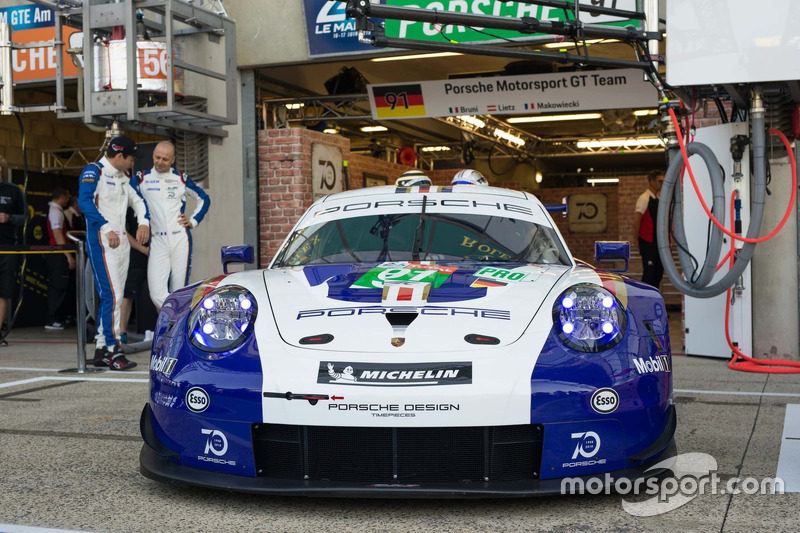#91 Porsche GT Team Porsche 911 RSR