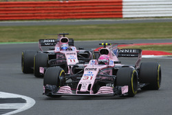 Esteban Ocon, Sahara Force India F1 VJM10, Sergio Perez, Sahara Force India F1 VJM10