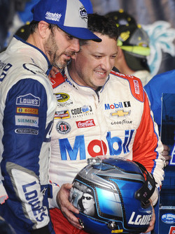 Sieger und Champion 2016: Jimmie Johnson, Hendrick Motorsports, Chevrolet, mit Tony Stewart, Stewart
