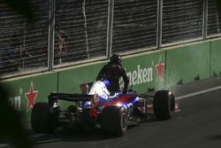 Данііл Квят, Scuderia Toro Rosso STR12, сходить