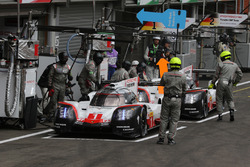 #1 Porsche Team, Porsche 919 Hybrid: Neel Jani, Andre Lotterer, Nick Tandy; #2 Porsche Team, Porsche 919 Hybrid: Timo Bernhard, Earl Bamber, Brendon Hartley