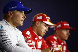 Conferencia de prensa: ganador de la pole Sebastian Vettel, Ferrari, segundo lugar Kimi Raikkonen, F