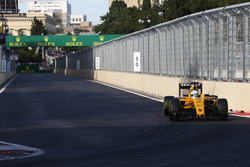 Kevin Magnussen, Renault Sport F1 Team RS16