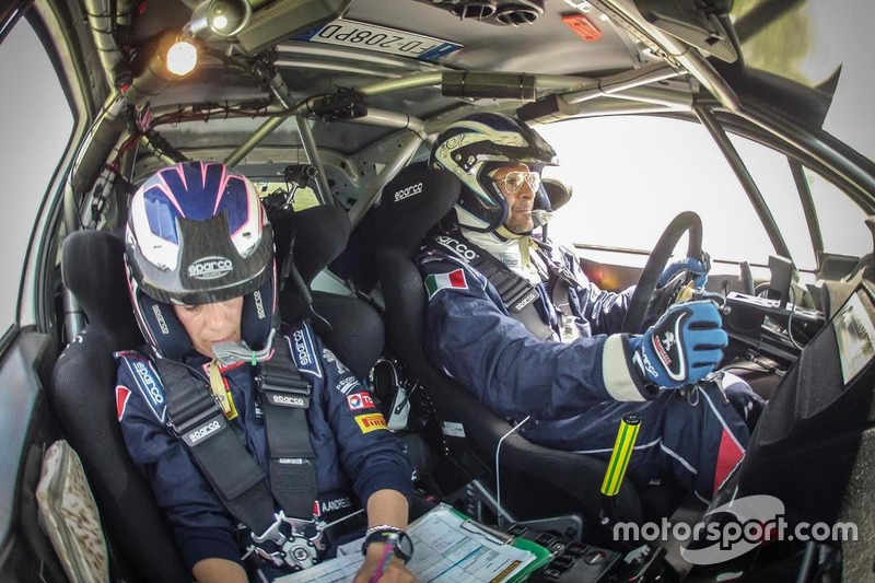 Paolo Andreucci e Anna Andreussi, Peugeot 208 T16, raggiungono la partenza di Gara 1