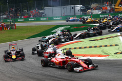 Кімі Райкконен, Ferrari SF16-H на старті гонки