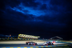 #41 Greaves Motorsport, Ligier JSP2 Nissan: Memo Rojas, Julien Canal, Nathanael Berthon; #1 Porsche