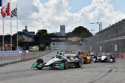 Старт: Сімон Пажно, Team Penske Chevrolet очолює пелотон