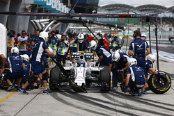 Валттері Боттас, Williams FW38, під час піт-стопу