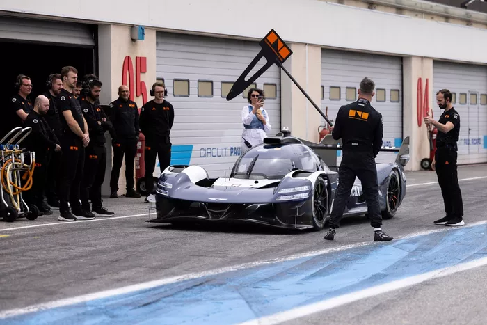 Jacky Ickx, Genesis Magma Racing