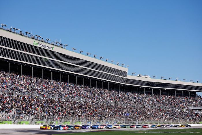 Joey Logano, Team Penske, Tyler Reddick, 23XI Racing