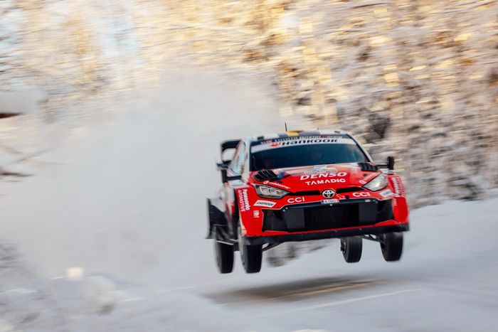 Oliver Solberg, Elliott Edmondson, Toyota Gazoo Racing WRT Toyota GR Yaris Rally1