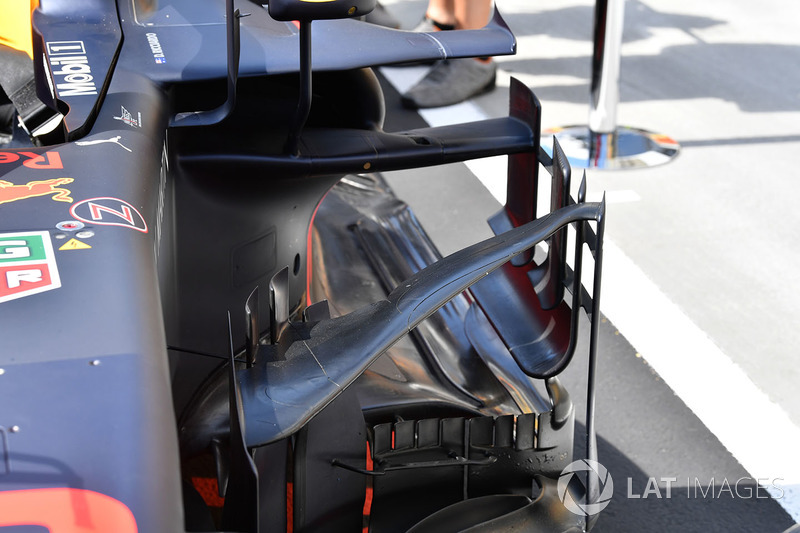 Detail bargeboard Red Bull Racing RB14