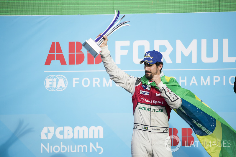 Lucas di Grassi, Audi Sport ABT Schaeffler, celebra en el podio