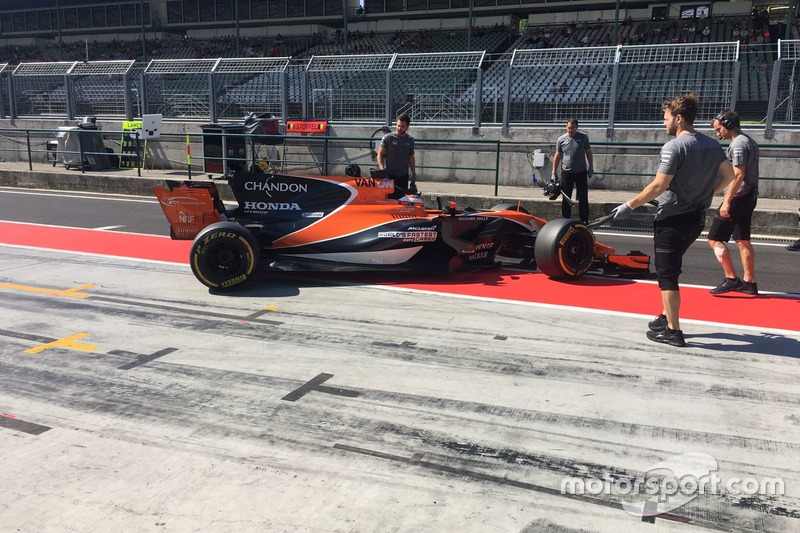 Stoffel Vandoorne, McLaren MCL32, McLaren