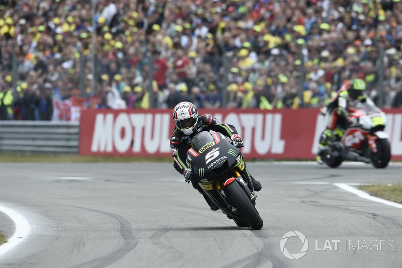 Johann Zarco, Monster Yamaha Tech 3 entrar a pits para cambiar neumáticos