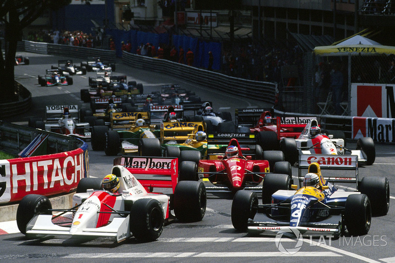 Ayrton Senna, McLaren MP4/7A, Riccardo Patrese, Williams FW14B