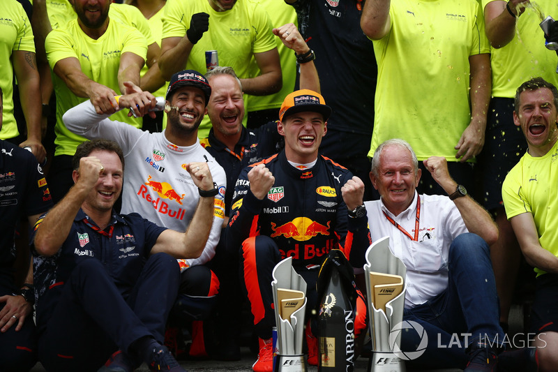 Max Verstappen, Red Bull Racing, race winner, Third place Daniel Ricciardo, Red Bull Racing, Christian Horner, Team Principal, Red Bull Racing, Helmut Markko, Consultant, Red Bull Racing, the Red Bull team celebrate