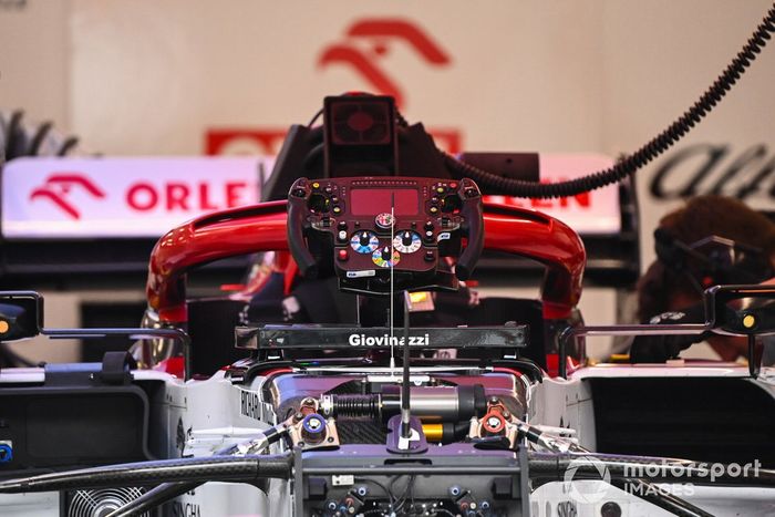 Detalle del volante del Alfa Romeo Racing C39 de Antonio Giovinazzi