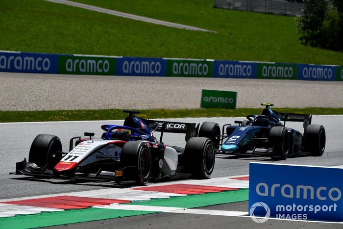 Louis Deletraz, Charouz Racing System, y Dan Ticktum, Dams