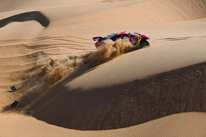 #305 Bahrain Raid Xtreme Hunter: Sebastien Loeb, Daniel Elena