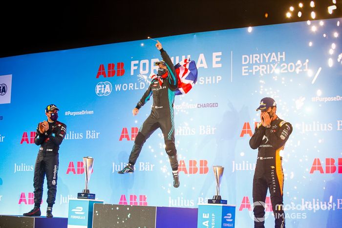 Robin Frijns, Envision Virgin Racing, Race winner Sam Bird, Panasonic Jaguar Racing and Jean-Eric Vergne, DS Techeetah celebrate on the podium