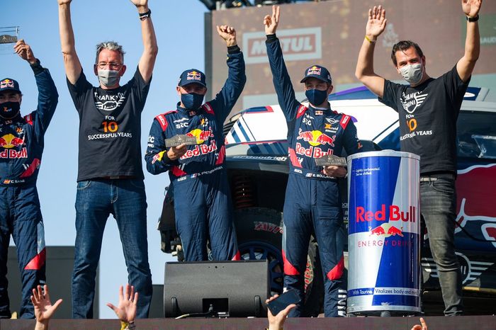 #302 X-Raid Mini JCW Team: Stéphane Peterhansel, Edouard Boulanger with Sven Quandt, X-Raid Team