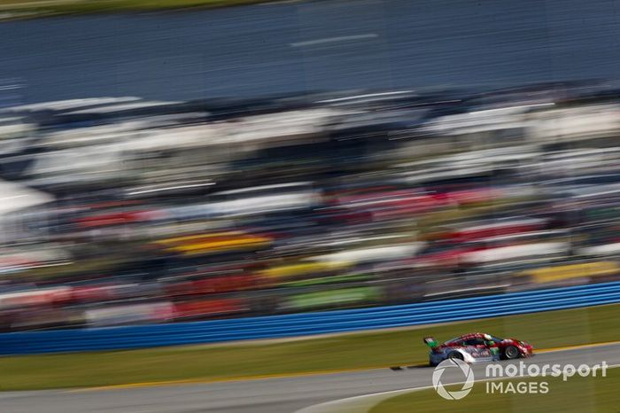 #9 PFAFF Motorsports Porsche 911 GT3 R, GTD: Dennis Olsen, Zacharie Robichon, Lars Kern, Patrick Pilet