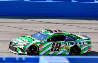 Kyle Busch, Joe Gibbs Racing, Toyota Camry Interstate Batteries