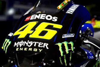 Gros plan sur la moto de Valentino Rossi, Yamaha Motor Racing, YZR-M1