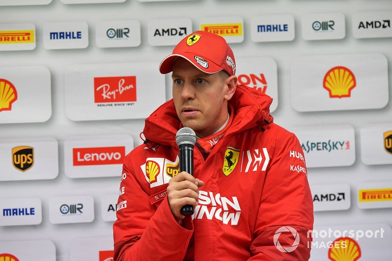 Sebastian Vettel, Ferrari, habla con los medios
