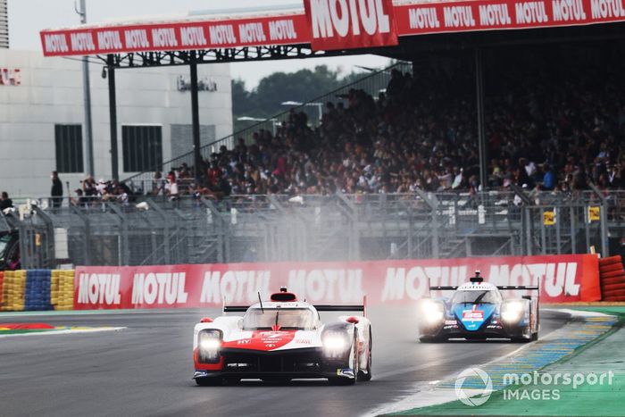 #7 Toyota Gazoo Racing Toyota GR010 - Hybrid Hypercar, Mike Conway, Kamui Kobayashi, José María López 
