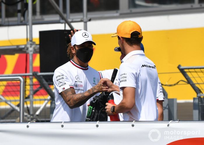 Lewis Hamilton, Mercedes, Lando Norris, McLaren en el desfile de pilotos