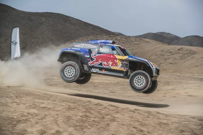 #300 X-Raid Mini JCW Team: Carlos Sainz, Lucas Cruzä