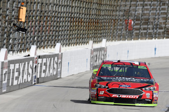 Aric Almirola, Stewart-Haas Racing, Ford Fusion Smithfield Spirals