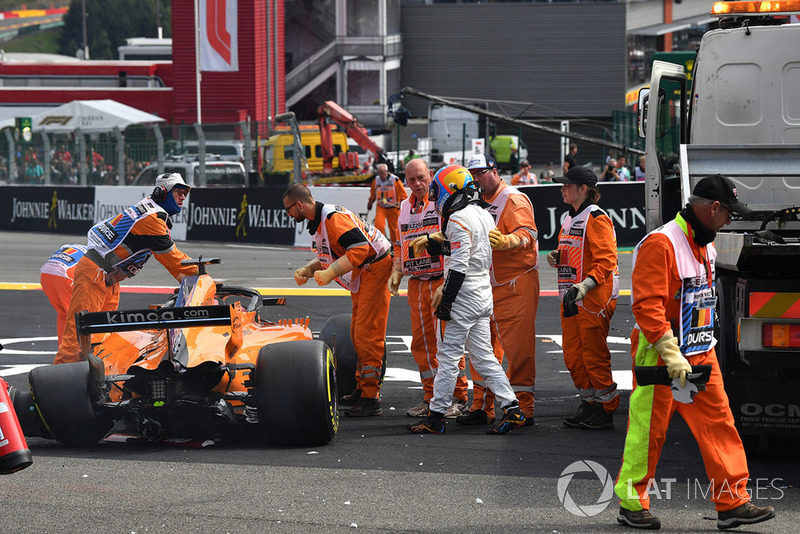 Фернандо Алонсо, McLaren MCL33, після аварії
