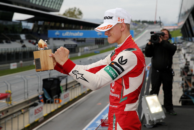 Podio: Ganador, Mick Schumacher, PREMA Theodore Racing Dallara F317 - Mercedes-Benz