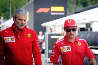 Kimi Raikkonen, Ferrari, Maurizio Arrivabene Director del equipo, Ferrari