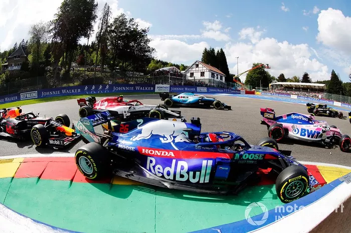 Lance Stroll, Racing Point RP19, Daniil Kvyat, Toro Rosso STR14, George Russell, Williams Racing FW42 Antonio Giovinazzi, Alfa Romeo Racing C38, and Alex Albon, Red Bull RB15 